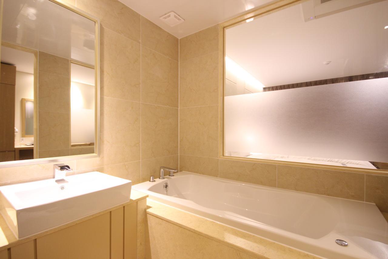 Mbn Hotel Changwon Eksteriør billede